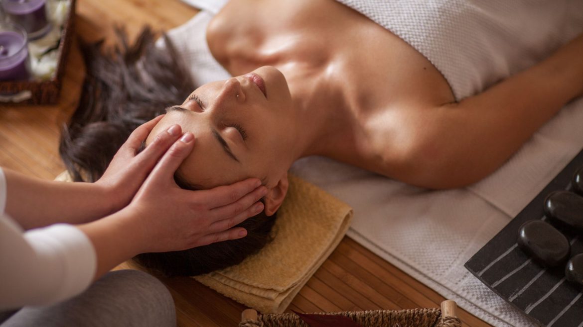 massage therapist in Huntington Beach, CA